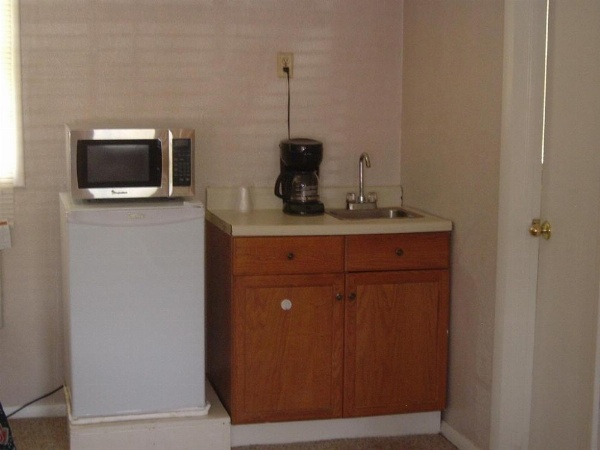 Fels Three Crown Motel image 14